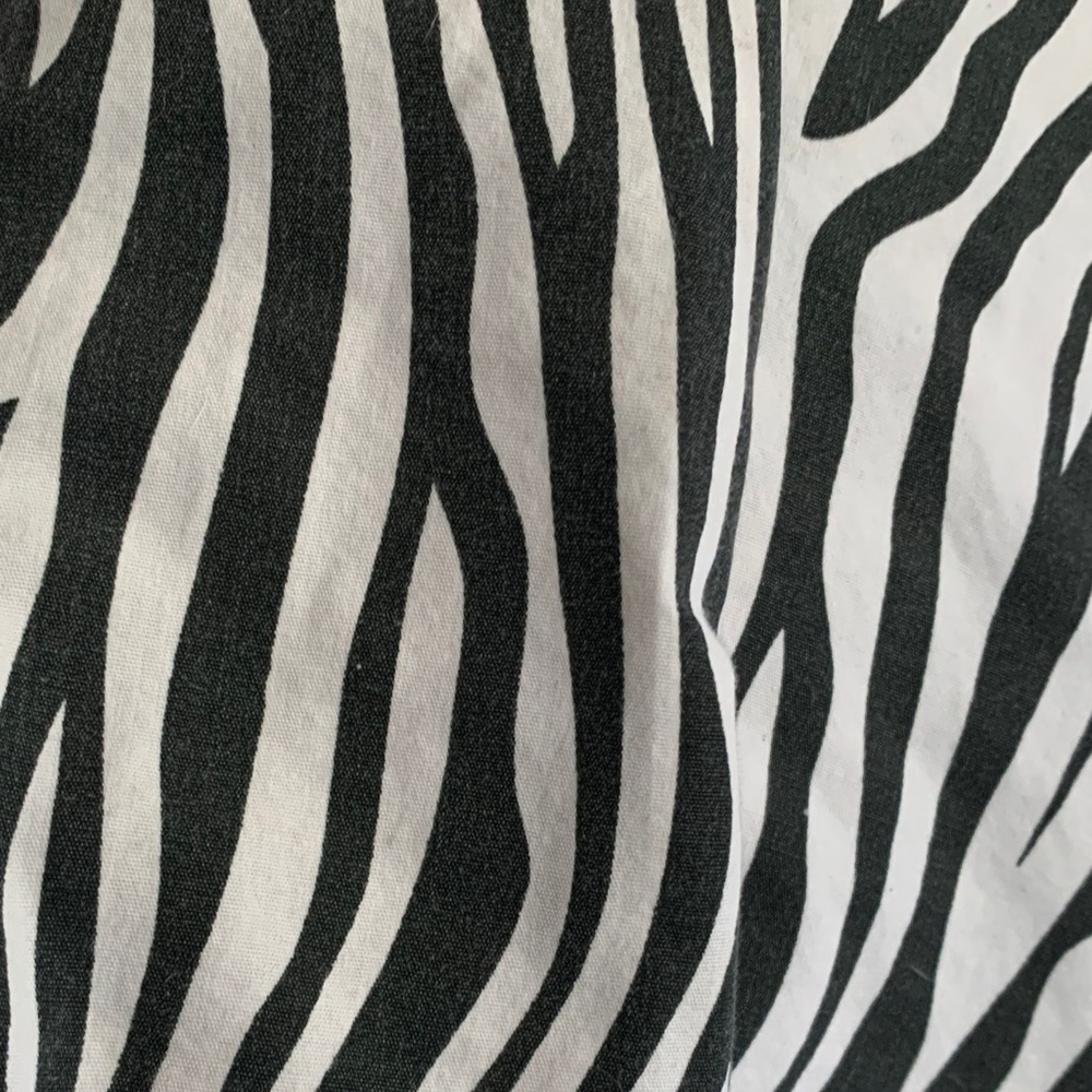 Everything is either NEW or like new.
If you beg to differ, it’s FREE🫶💋